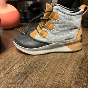 Women’s sorel out and about boot